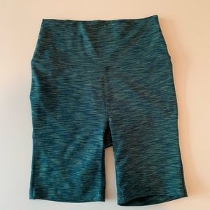 Outdoor Voices Flow 7” Short, Size XS